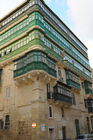 Die für Maltas Architektur und historischen Häuserzeilen typischen Balkone.
Typical balconies of Maltas architecture in the historic period. 
Visit: www.visitmalta.com and www.rolfmeierreisen.ch 