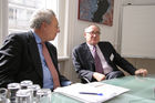 European Space Policy Institute: Philippe Busquin (MEP, links) und Jean-Jacques Dordain (DG-ESA)