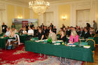 Pressekonferenz Genussregion Österreich, Grazer Burg, Weißer Saal, Pressevertreter und Bürgermeister der Regionen.