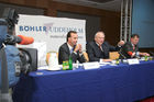 Bšhler Uddeholm, v.l.: Dr. Randolf Fochler (Konzernkommunikation), Dkfm. Dr. Claus j. Raidl (Vorstandsvorsitzender), Mag. Horst Kšnigslehner (Mitglied d. Vorstandes, Bereich Finanzen)
