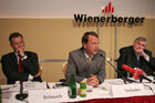 v.l.n.r.: Heimo Scheuch, Mitglied d. Vorstandes Wienerberger AG (NW-Europa), Hans Tschuden, Finanzvorstand, Wolfgang Reithofer, Vorstandsvorsitzender
