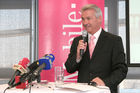 Dr. Georg Pölzl, Vorsitzender der Geschäftsführung T-Mobile Austria, spricht über den Kauf von tele.ring