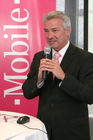 Dr. Georg Pölzl, Vorsitzender der Geschäftsführung T-Mobile Austria, spricht über den Kauf von tele.ring