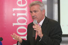 Dr. Georg Pölzl, Vorsitzender der Geschäftsführung T-Mobile Austria, spricht über den Kauf von tele.ring