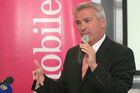 Dr. Georg Pölzl, Vorsitzender der Geschäftsführung T-Mobile Austria, spricht über den Kauf von tele.ring