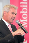 Dr. Georg Pölzl, Vorsitzender der Geschäftsführung T-Mobile Austria, spricht über den Kauf von tele.ring