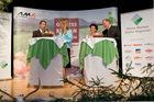 Festveranstaltung GENUSS REGION ÖSTERREICH mit Partnern der 'Allianz für starke Regionen';, Birkfeld - Peter Roseggerhalle.
Links i. Bild, Peter Koblischek (Direktor Feinkost, Billa AG) - Rechts im Bild,  Ök.Rat. Gerhard Wlodkowski (Aufsichtsrats-Vorsitzender AMA Marketing GmbH) - Halb Rechts i. Bild, Waltraud Hutter (Kulinarische Botschafterin der Steiermark)