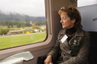 Auch Bundesrätin und Finanzministerin Eveline Widmer Schlumpf outet sich auf der Fahrt zur 100 Jahr Feier der Bernina Bahn als Bahnfan. 