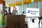 (c) fotodienst / Anna Rauchenberger - Wien, am 11.10.2010 - Microsoft stellt heute weltweit und hier bei einer Pressekonferenz im K47 Keyclub in Wien gemeinsam mit Partnern und Mobilfunkbetreibern die ersten Windows Phone 7 Smartphones vor. Windows Phone 7 macht die Benutzung von Smartphones einfacher und intuitiver. Erhältlich sind die ersten erxklusiven Windows Phone 7 basierten Smartphones ab Ende Oktober von führenden Geräteherstellern. FOTO v.l.:  Christian Hess, Manager Communications Sector, Microsoft Österreich und Thomas Kritsch, Xbox Marketing Manager, Microsoft Österreich während der Präsentation