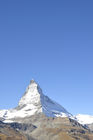 Das Matterhorn bei Zermatt zählt zu den weltweit bekanntesten Bergen dank seiner prägnanten spitzen Form.