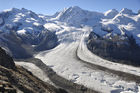 Der Klimawandel lässt die Gletscher schmelzen, wie hier am Fusse der Dufourspitze beim Gornergrad. The global clima change is responsable for melting glaciers.