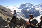 Immer mehr japanische und auch chinesische Touristen erobern die Schweizer Alpen. More and more japanese and also chinese tourists are visiting the Swiss alps.