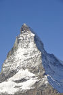 Das Matterhorn bei Zermatt zählt zu den weltweit bekanntesten Bergen dank seiner prägnanten spitzen Form.