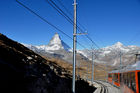 Die Gornergradbahn führt von Zermatt bis auf 3100 Meter hoch und bietet einen fantastischen Blick aufs Matterhorn. The Gornergrad railyway is driving the hikers and bikers from Zermatt up to 3100 meters with a spectacular view to the Matterhorn