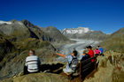 Von der Moosfluh (auf 2333 MüM) oberhalb der Riederalp haben Wanderer und Biker einen herrlichen Blick auf den längsten Gletscher der Schweizer Alpen. From Moosfluh above Riederalp trekkers and bikers have a wonderfull view to the longest melting glacier in the Swiss Alps