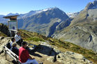 Von der Moosfluh (auf 2333 MüM) auf der Riederalp haben Wanderer und Biker einen herrlichen Blick auf Nesthorn, Breithorn und Schinhorn. From Moosfluh on Riederalp trekkers and bikers have a wonderfull view to the Nesthorn, Breithorn und Schinhorn.