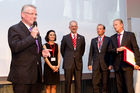 (c) fotodienst / Anna Rauchenberger - Wien, am 07.10.2010 - Heute wurde der Staatspreis Unternehmensqualitaet 2010 vom Wirtschaftsministerium in Kooperation mit der Quality Austria Trainings-, Zertifizierungs- und Begutachtungs GmbH im Julius Raab Saal der Wirtschaftskammer in Wien verliehen. FOTO: In der Kategorie Unternehmensbereiche und Tochterunternehmen wurde der Staatspreis an  Robert Bosch AG, Werk Hallein vergeben.  Dkfm. Ernest Fiedler, Kaufmaennische Werkleitung, Robert Bosch AG, Werk Hallein (links)