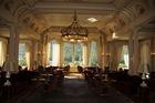 Die Lobby des Grand Hotel Kronenhof in Pontresina, das zu den architektonisch schönsten Hotel der Alpen zählt - und seit 2009 auch über einen 2000 Quadratmeter grossen SPA verfügt. Die Wandmalerein wurden um die Jahrhundertwende angefertigt und sind denkmalgeschützt. 
Der Kronenhof ist Mitglied der Leading Hotels of the World und der Swiss Deluxe Hotels. 