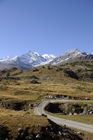 Berglandschaft und Wanderregion auf dem Bernina Hospitz in den Schweizer Alpen. Trekking area in the Swiss Alps on Bernina Hospitz with beautifull sno-mountains