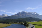 Die Talebene des Oberengadin an ihrer breitesten Stelle beim Flughafen Samedan. The bottom of the mountain valley Oberengadin at its widest peak near Samedan-airport.
