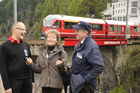 Erwin Rutishauser, Vorsitzender der Geschäftsleitung der Rhätischen Bahn mit Bundesrätin und Justizministerin Eveline Widmer-Schlumpf und dem Bündner Regierungsratspräsident Claudio Lardi an der 100 Jahr Feier der Bernina Bahn in St. Moritz. Erwin Rutishauser, CEO of the Rhätische Bahn with  Swiss Chancellor and Minister of Justice Eveline Widmer-Schlumpf and the president of the Canton Graubünden government Claudio Lardi at the 100 year celebration of the Rhätische Bahn in St. Moritz