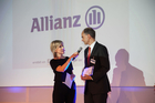 IR PROFESSIONALS - Gewinner Kategorie DAX30 - Oliver Schmidt - Allianz SE 
Foto: Moderatorin; Dr. Reinhard Lahusen - Allianz SE 