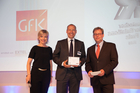 Gewinner Kategorie SDAX - GfK SE
Foto: Moderatorin; Mathias Hartmann, CEO - GfK SE; Kay Bommer - Geschäftsführer Deutscher Investor Relations Verband e.V.
