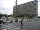 © Fotodienst / Wilfried Seywald. Teheran, Imam Khomeini Platz im Zentrum mit dem imposanten Gebäude der iranischen Fernmeldebehörde.