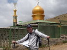 (C)Fotodienst/ Dr. Wilfried Seywald; Das Basislager Gusfandsara auf 3.150 m ist Ausgangspunkt für die Besteigung des Damavand. Im Bild: Wilfried Seywald.