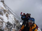 (C)Fotodienst/ Dr. Wilfried Seywald; Für den Aufstieg von der Schutzhütte Bargah-e Sevom auf 4.150 m zum Gipfel des Demavand auf 5.671 m benötigt man je nach Schneelage 6 bis 7 Stunden. Unterhalb des Gipfels beeindrucken kräftige gelbe Farbtöne (Schwefeldampf und Schwefelgestein) die Vulkanlandschaft.