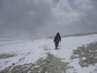 (C)Fotodienst/ Dr. Wilfried Seywald; Wegen der sehr rasch wechselnden Witterung und der Schwefeldämpfe auf dem Gipfel des Damavand wird der rasche Abstieg empfohlen.