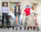 (c) fotodienst / Anna Rauchenberger - Wien, am 05.08.2010 -  Gemeinsam mit Trikke Austria powered by BEKO veranstaltete die Firma Stamm Concept Store das erste 'Spazierschweben' mit dem eTrikke in der Wiener Innenstadt. Mit dem elektrisch unterstützten Trikke UPT, eine Art Elektroroller, kann sich jeder umbeweltbewusst fortbewegen. Das Trikke UPT ist klappbar, leicht und dadurch einfach zu transportieren und zu lagern. FOTO: Vorführung des eTrikke, das auch ausprobiert werden konnte.