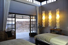 Die spartanische aber edle Inneneinrichtung der Fish River Lodge. The Feng Shui Interior Design of the Fish River Lodge