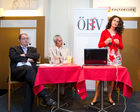 (c) fotodienst / Anna Rauchenberger - Wien, am 08.06.2010 - Der Österreichische Hausärzteverband veranstaltete heute im Radiokulturhaus im Kulturcafé einen Diskussionsabend zum Thema 'e-Medikation - Ein Schritt zu mehr Transparenz und Sicherheit oder in die Überwachungsmedizin?' FOTO v.l.: Mag. Markus Lechner, Ärzteanwalt der Ärztekammer für Niederösterreich, Dr. Christian Euler, Präsident des Österreichischen Hausärzteverbandes, Mag. pharm. Martina Anditsch, klinisch pharmazeutische Betreuung im SMZ Ost