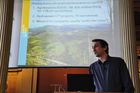 Peter Messerli vom Swiss National Center of Competence in Research (NCCR) referiert am North South Forum in der ETH Zürich  zum Thema Transnational land acquisitions and rural development - Impacts on natural resources and livelihoods in developing countires. 