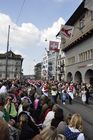 Am Limmatquai verfolgten zehntausende von Zürchern den Sechseläuten-Festumzug der Zürcher Zünfte