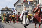 Sechseläuten-Umzug der Zürcher Zünfte am Limmatquai.