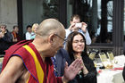 Der Dalai Lama bei seinem Besuch in der Schweiz anlässlich der Jubiläums-Feier der Ankunft der ersten tibetischen Flüchtlinge in der Schweiz. The Dalai Lama at his visit in Zürich due to the 50 years celebration ceremony of the arrival of the first tibetian refugies in Switzerland.