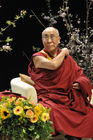 Der Dalai Lama in Zürich an der 50 Jahr Feier der tibetischen Enklave in der Schweiz bei der Veranstaltung von Mind & Life im Zürcher Kongresshaus. H.H. Dalai Lama at the 50 years celebration of  and conference at the Kongress-Center. H.H. Dalai Lama at the 50 years celebration of  and conference at the Kongress-Center in Zürich.