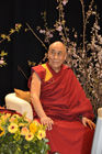 Der Dalai Lama in Zürich an der 50 Jahr Feier der tibetischen Enklave in der Schweiz bei der Veranstaltung von Mind & Life im Zürcher Kongresshaus. H.H. Dalai Lama at the 50 years celebration of  and conference at the Kongress-Center. H.H. Dalai Lama at the 50 years celebration of  and conference at the Kongress-Center in Zürich.