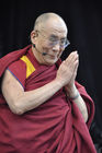 Das tibetische Oberhaupt, seine Heiligkeit, der Dalai Lama, bedankt sich bei den Schweizern anlässlich der 50 Jahre Feier für die Aufnahme der Tibetischen Flüchtlinge vor 50 Jahren