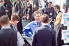 Weniger Aussteller und weniger Besucher, die zweite Swiss Online Marketing Messe in Zürich am 24. und 25. März 2010 hatte trotzdem einiges zu bieten. Über 1000 Fachbesucher informierten sich in den Konferenzbeiträgen und an den Messeständen über die Trends im Digitalen Marketing. Vor allem die Themen Facebook, Twitter & Co. elektrisierten die Besucher/innen. Die dritte Auflage der Messe soll am 30/31. März 2011 stattfinden und verstärkt die Medien- und Kommunikationswirtschaft mit einbinden. 