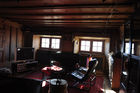 Gediegene Inneneinrichtung eines historischen Bauernhauses in Scharans, Domleschg