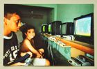 Um die Wette game: Kinder im Favela Messejana in Fortaleza, deren einziges Vergnügen  Computerspiele sind.