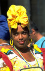 Havanna: Kubanische Frau in  traditionellem Kostüm als Touristen-Attraktion,  cuban woman in traditional costume as a tourist-attraction in Havanna