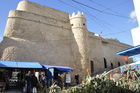 Hamamets Medina ist klein aber fein und wird von der historischen Burg überragt, in deren Schatten die Souks der Kunsthändler und Souvenierverkäufer für die Touristen bereitsstehen