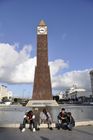 Von der Turmuhr, am Platz des 7. Novembers, führt die Avenue Mohamed V direkt zur Medina von Tunis, dem orientalischen Bazar mit seinen Souks