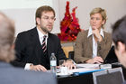 (c) fotodienst / Anna Rauchenberger - Wien, am 09.12.2009 - Der Vorstandsvorsitzende der Vorsorge Holding AG berichtete heute im Hotel Le Meridien über die Entwicklung der Vorsorge Holding Unternehmensgruppe und zog Resumée über die Auswirkungen der Finanzkrise auf die Pensionssituation. Der Stellenwert der Betrieblichen Altersvorsorge, die Erwartungshaltungen der Unternehmen, Mitarbeiter und Pensionisten und die aktuell diskutierten Reformbestrebungen im Pensionskassengesetz standen im Mittelpunkt. FOTO v.l.: VDir. Mag. Andreas Zakostelsky, Vorstandsdirektor Vorsorge Holding AG, Monika Schmid, Leiterin Unternehmenskommunikation, Vorsorge Holding AG