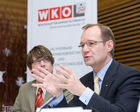 (c) fotodienst / Anna Rauchenberger - Wien, am 02.12.2009 - Heute wurde in der Wirtschaftskammer Wien die neue Karmasin - Studie 'Erfolgsstrategien österreichischer Unternehmen aus der Krise' präsentiert. Die Studie soll als Wegweiser für wirtschaftlich schwierige Momente dienen. Die Wirtschaftskammer Wien bietet mit 'Fit 2010'  Wiener KMUs ein konzentriertes Maßnahmenbündel zum Durchstarten. FOTO: Alfred Harl, CMC, Obmann Fachverband Unternehmensberatung und Informationstechnologie (UBIT)