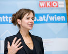 (c) fotodienst / Anna Rauchenberger - Wien, am 02.12.2009 - Heute wurde in der Wirtschaftskammer Wien die neue Karmasin - Studie 'Erfolgsstrategien österreichischer Unternehmen aus der Krise' präsentiert. Die Studie soll als Wegweiser für wirtschaftlich schwierige Momente dienen. Die Wirtschaftskammer Wien bietet mit 'Fit 2010'  Wiener KMUs ein konzentriertes Maßnahmenbündel zum Durchstarten. FOTO: Dr. Sophie Karmasin, Karmasin Motivforschung